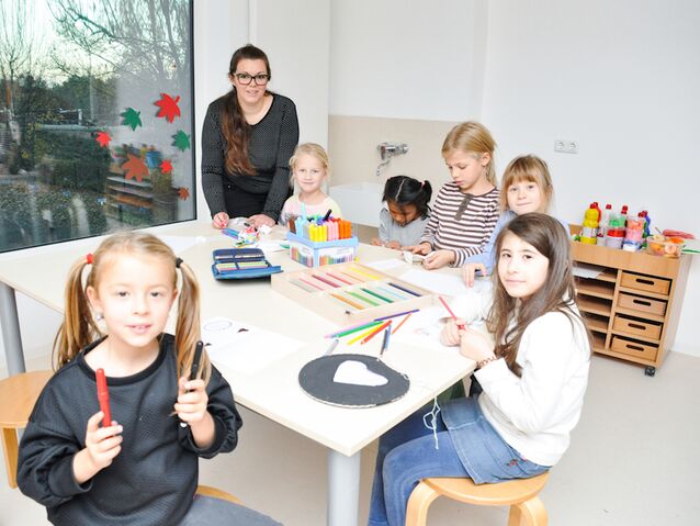 Der Kreativität freien Lauf lassen: Im Hort entstehen viele schöne Dinge, Foto: maxpress/ba