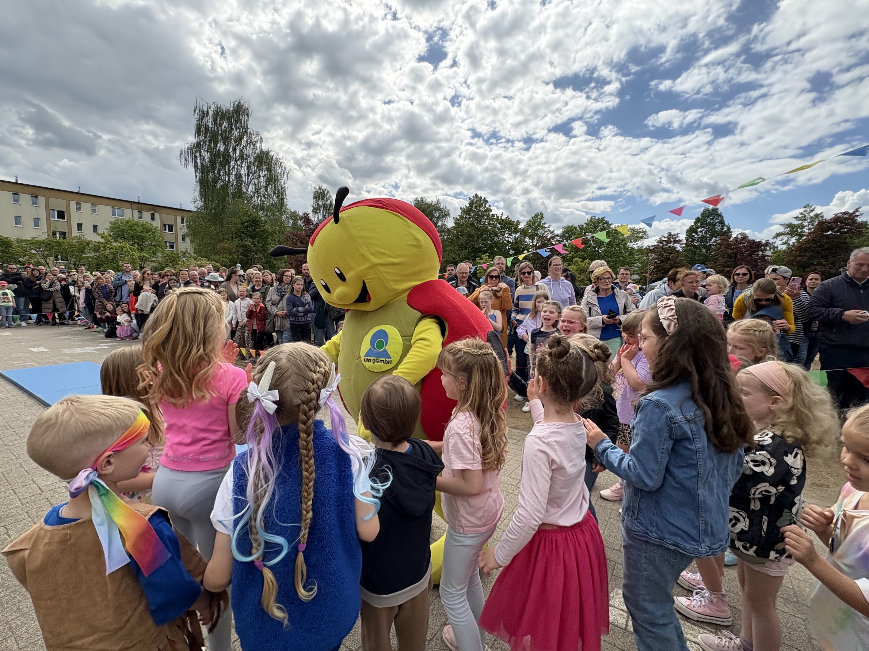 60. Geburtstag der Kita „Anne Frank“ mit Maskottchen Fiete